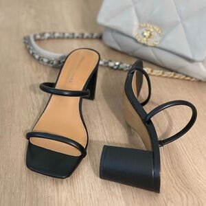 Sincerely Jules - Black Strappy Block 3 Inch Heel Sandals ✨🖤
